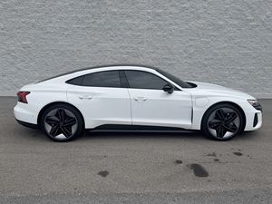 Offre exceptionnelle 2024 Audi RS e-tron GT Système de moteur double synchrone, transmission intégrale Quattro - Product Image 2