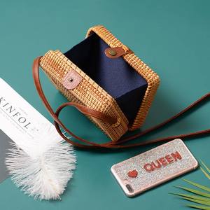 Bandolera de mimbre rectangular hecha a mano para mujer, bolso bohemio tejido a mano Bali, con correas de hombro de cuero Natural - Product Image 5