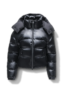 Best-seller Veste courte à capuche et bouffante haute performance noire OEM pour femmes tricotée d'hiver remplie de polyester matelassé