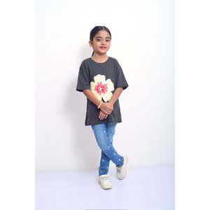 T-shirt graphique pour filles - Product Image 1