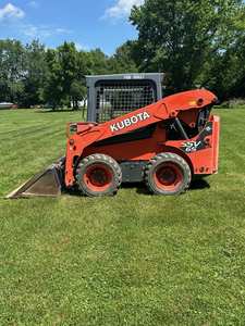 Minicargador Kubota SSV65 2017-Cargador compacto y potente para tareas agrícolas y de construcción - Product Image 3
