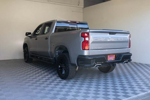 Chevrolet Silverado 1500 LT Trail Boss Crew Cab 4WD LHD 2024, sièges en cuir, 5 places, caméra arrière, écran tactile, phares au xénon - Product Image 3