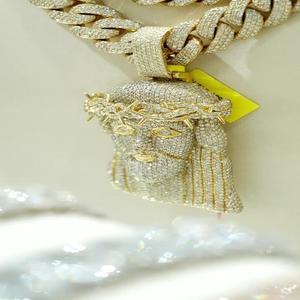 Bijoux fins en argent sterling 925 plaqué or, moissanite VVS, pendentif chrétien hip-hop Jésus pour cadeau - Product Image 1