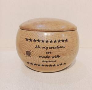 Bol en fil de bois avec couvercle 6x3.5 Porte-fil personnalisé parfait pour tricoter Personnalisez votre message pour votre bien-aimé - Product Image 5