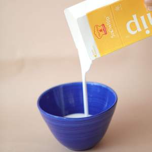 Crema No Láctea de Excelente Calidad con Etiqueta Privada Personalizada, Crema No Láctea HALAL para Repostería, Crema para Cubrir No Láctea Snowhip de 1 kg, Proveedor de Exportación - Product Image 2