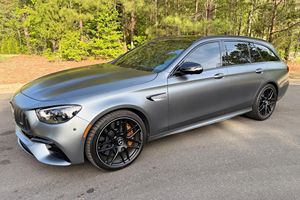 Mercedes-AMG E63 S Wagon 2021 Usado en Excelentes Condiciones, 603 hp, Motor V8 Biturbo, Tracción en las Cuatro Ruedas, Color Gris Selenita Magno - Product Image 3