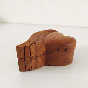 Boîte à bijoux en bois en forme de cœur faite à la main, écologique, pour bagues, colliers et petits accessoires - Product Image 5