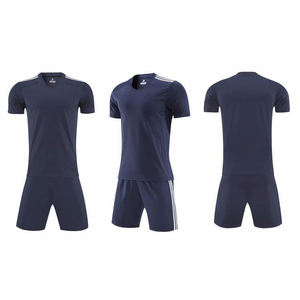 Dernier modèle de la meilleure collection Maillot et pantalon de football réversible confortable Chemise à manches courtes pour l'extérieur Uniforme de football - Product Image 1