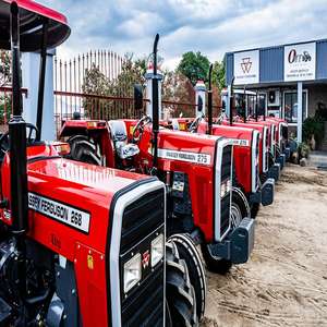 Venta al por mayor precio barato usado Massey Ferguson tractores 4WD 4x4 Motor Farm Drive entrega rápida en stock para la venta - Product Image 1