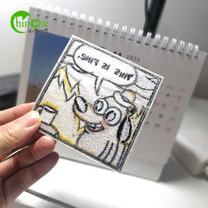 Venta caliente This Is Fine <span class=keywords><strong>Meme</strong></span> Dog Parche bordado personalizado con hierro en el respaldo para KC Green - Product Image 5