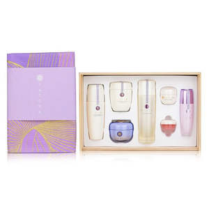 TATCHA Luxury Kiri Set Edición Especial Crema Hidratante Facial - Product Image 1