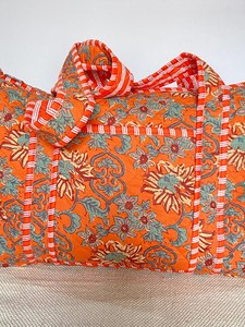 Bolsa de lona de algodón de moda con cierre de cremallera de impresión elegante On-The-Go Essentials para viajar - Product Image 3