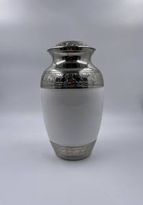 Producto funerario de urna de cremación de latón gris para adultos con bolsa de terciopelo gratis - Product Image 2