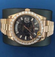 Montre Hip Hop Magnifique en Noir avec Cadran Vintage Analogique en Verre Sertie de Diamants Ronds VVS Réels Cultivés en Laboratoire pour Hommes