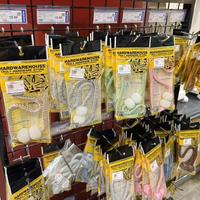 Partenaire de Sourcing Unique pour Supermarchés Thaïlandais, Magasins de Détail, Textiles de Maison, Rideaux de Douche Imprimés et Rideaux Occultants - Photos en Magasin