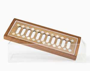 Caja de exhibición de acrílico elegante al mejor precio con cubierta de madera MOP Elegante soporte de chocolate para bodas y ocasiones especiales - Product Image 1