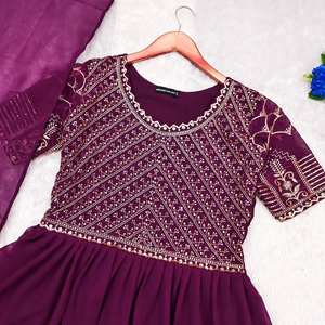 Costume indien traditionnel Anarkali tissu Georgette luxueux avec broderie de joug complexe pour vêtements ethniques et de fête - Product Image 3