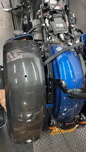 Guardabarros de fibra de carbono puro corto picado delantero de motocicleta para <span class=keywords><strong>Harley</strong></span> <span class=keywords><strong>Davidson</strong></span> Touring Street Road Glide 2014-2023 - Product Image 3