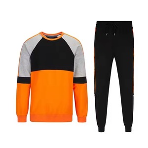 Ensemble de survêtements confortables pour hommes avec sweat-shirt et joggers assortis, parfait pour les vêtements décontractés, les survêtements pour hommes - Product Image 1