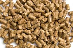 เม็ดไม้สนเกรดพรีเมียม 6 มม. - ได้รับการรับรอง A1 คุณภาพสูงจากโรงงาน ขายส่งแบบถุงใหญ่ 1000 กก. และถุง 15 กก. คอร์เทซ ไบโอเชื้อเพลิง - Product Image 6