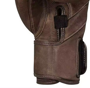 Gants de boxe professionnels 2025 en cuir de vachette Design et logo personnalisés fabriqués à la main au Pakistan. - Product Image 5