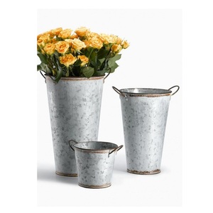 Floreros galvanizados decorativos con asa para decoración de fiesta al aire libre entrada del Hogar estilo floral y mesas de boda de campo - Product Image 1