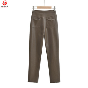 Pantalon décontracté en cuir vert pour femmes Offre Spéciale d'hiver avec design/style personnalisable Poches latérales plates de couleur unie Prix bas - Product Image 2