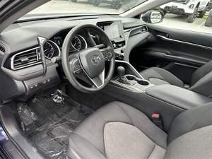 Usado 2022 To-yo-ta Cam-ry LE LHD - Product Image 4