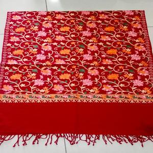 Écharpe longue d'hiver pour femme en acrylique respirant, lourdement brodée, traditionnelle, teinte avec des franges sur les deux côtés - Product Image 5