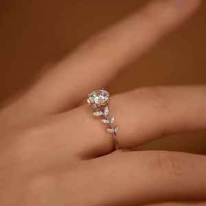 Meilleure qualité 14K or blanc VVS Moissanite diamant fiançailles mariage bague de mariée classique taille brillant pour les fêtes - Product Image 3