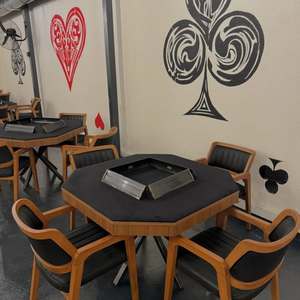 Mesa de Comedor Cuadrada Moderna, Muebles Comerciales para Restaurantes, Asientos de Madera para Cafeterías, para Áreas de Comedor de Hoteles y Cafeterías - Product Image 1
