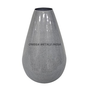 Jarrón decorativo de metal plateado hecho a mano con patrón floral texturizado y cuerpo curvo para una lujosa pieza de acento interior - Product Image 6
