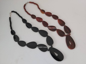 Long collier en corne de buffle naturel fait à la main léger bijoux de déclaration écologique pour les femmes dans le style tribal et Boho - Product Image 2
