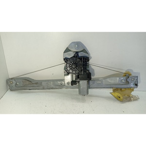 Mecanismo de elevación del parabrisas delantero. DX RENAULT Twingo III Serie 807208353R H4D400 (14>) - Product Image 1