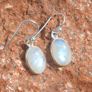 Blanc arc-en-ciel pierre de lune 925 boucles d'oreilles en argent Sterling à la main forme ovale juin pierre de naissance bijoux usine prix de gros - Product Image 1