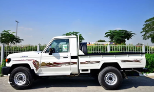 Camioneta Toyota Land Cruiser 79 de Cabina Simple 2024 Usada en Excelentes Condiciones con Bajo Kilometraje - Product Image 5