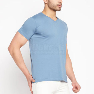 Camisetas de moda con cuello en V para hombre, 100% algodón, tela suave, estilo casual urbano, atuendo cómodo para el verano. - Product Image 4