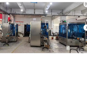 Ligne automatique de remplissage, de bouchage et d'étiquetage d'huile lubrifiante à 8 têtes, avec bouchage Sonyel Ropp et étiquetage des deux côtés - Product Image 2