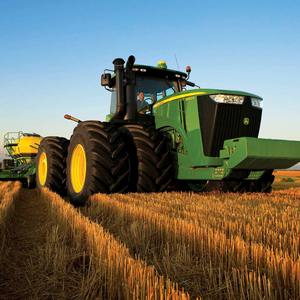 Tractor joh-n-deere con tecnología avanzada de motor, bajas emisiones y alta economía de combustible, cumple con los estándares internacionales - Product Image 4