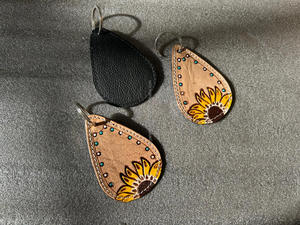 Llaveros de cuero tallados a mano, llaveros de cuero con forma exótica bonita, accesorios de cuero, llaveros bonitos para unisex - Product Image 4