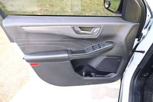 Escape Active 2023 Nuevo, Manual, Interior Oscuro, con Cámara Trasera y Baca Metálica en Venta - Product Image 6