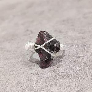 Bague pour femme en argent sterling 925, pierre précieuse grenat naturel, pierre de naissance de janvier, bande en fil, cadeau de la Saint-Valentin, bijoux faits à la main - Product Image 4