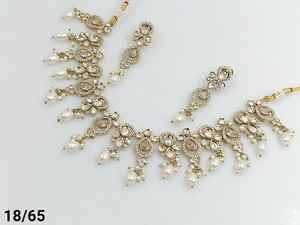 ENSEMBLE DE BIJOUX INDIENS TRADITIONNELS ET À LA MODE EN CUIVRE ENSEMBLE DE BIJOUX DE MARIAGE POUR FEMMES BOUCLES D'OREILLES ET COLLIER - Product Image 4