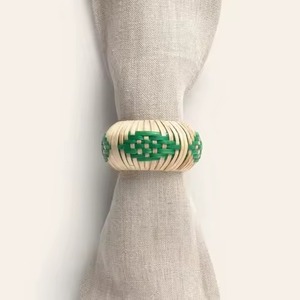 Rond de serviette en rotin rustique pour les pique-niques de mariages en plein air et les expériences culinaires inspirées du jardin - Product Image 4