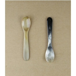 Cuillère décorative de qualité supérieure, fabriquée sur mesure en corne de buffle naturelle, couverts de cuisine, y compris des cuillères en corne et des fourchettes en corne - Product Image 3