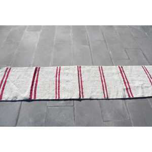 Alfombra Turca Vintage de Lana Blanca, 1.7x7.9 pies (53x241 cm) - Product Image 3