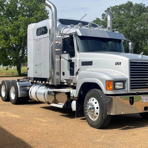Camion semi-remorque <span class=keywords><strong>Mack</strong></span> Sleeper d'occasion, très propre, 2019-2020, idéal pour les longs trajets. - Product Image 1