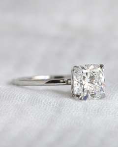 Bague de fiançailles Moissanite 8.5mm coupe coussin | Bague solitaire en or ou en argent | Anniversaire de mariage nuptiale Bijoux fins OEM - Product Image 3