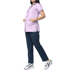 Ensembles d'uniformes de gommage de haute qualité de couleur rose et bleue avec boutons à pression, coupe et poches confortables | Summer Hospital Scrubs - Product Image 2