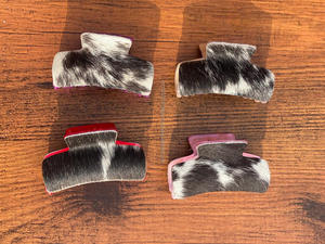 Nouvelle arrivée vente chaude élégant véritable fait à la main en cuir de vachette fourrure pince à cheveux personnalisé pince en cuir accessoires pour femmes - Product Image 5